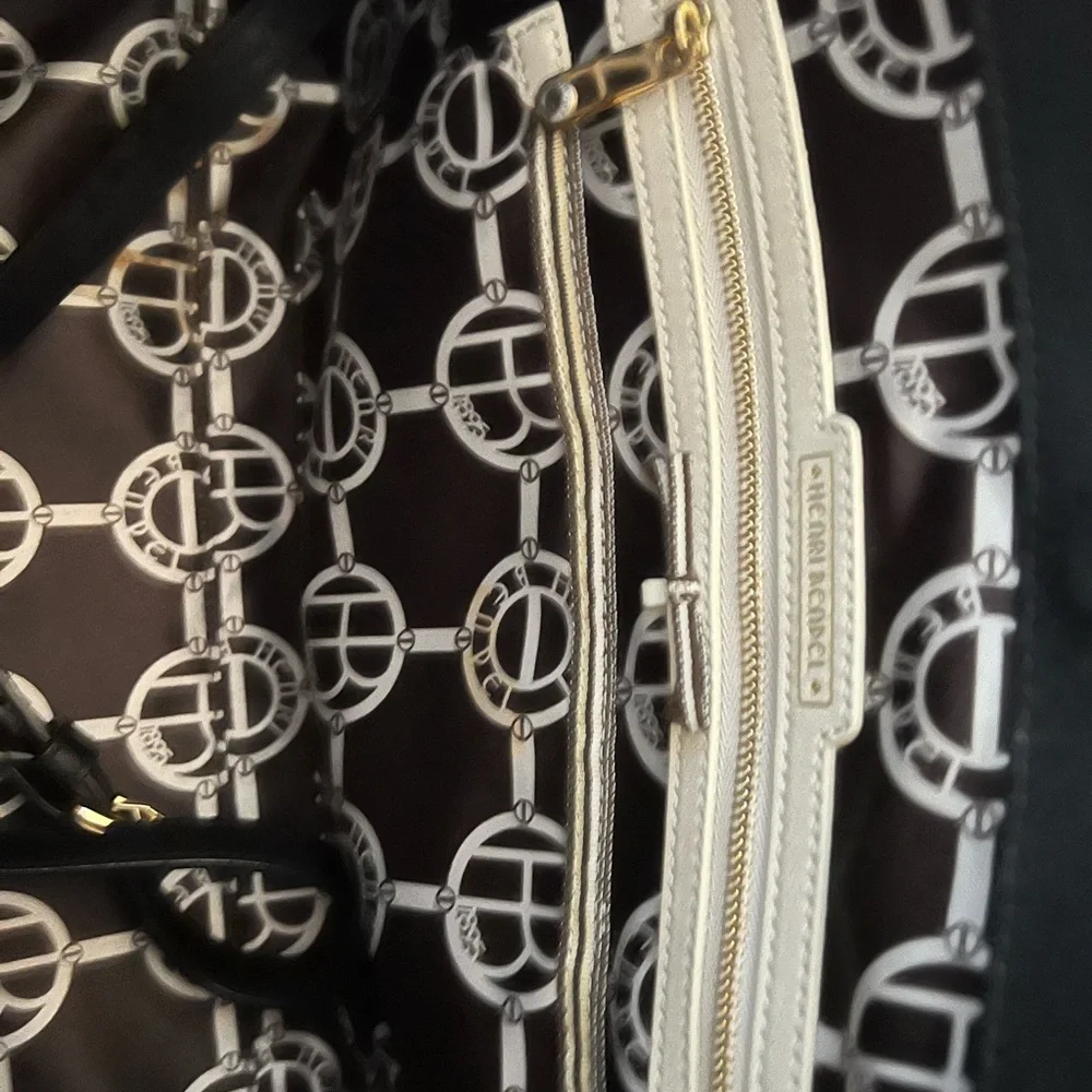 Henri Bendel Miss Bendel Striped Caryall Bag - Picture 10 of 14
